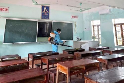 Phường Hà Giang 2 cho học sinh tạm nghỉ học để khử khuẩn trường lớp sau mưa lũ