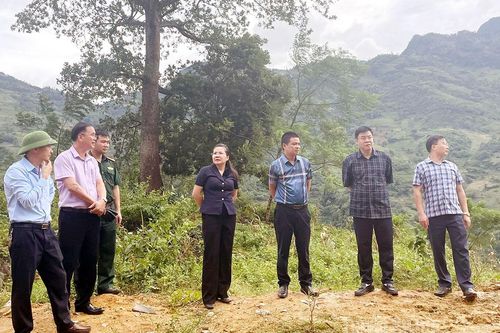 Phó Chủ tịch UBND tỉnh Hoàng Gia Long kiểm tra tình hình sạt trượt tại xã Pà Vầy Sủ