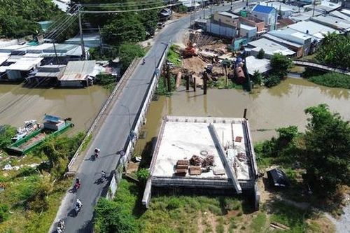 Cầu cuối cùng trên tỉnh lộ 922 ở Cần Thơ tái khởi động sau gần 3 năm đình trệ
