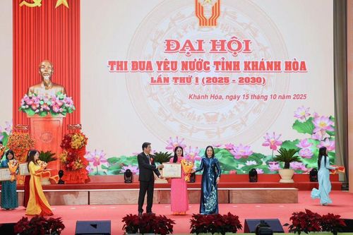 Công ty Yến sào Khánh Hòa - Lá cờ đầu trong phong trào thi đua yêu nước