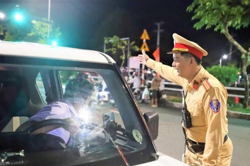 Cần Thơ phát động phong trào cung cấp thông tin vi phạm về TTATGT
