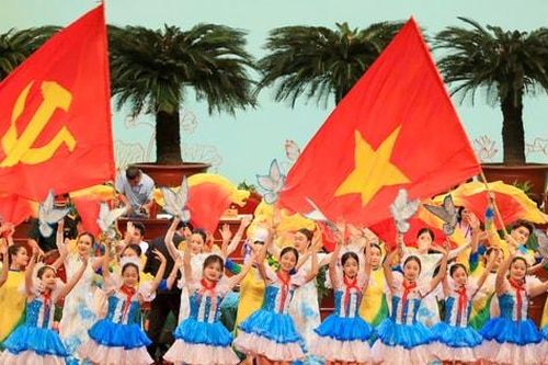 Đặc sắc chương trình văn nghệ 'Trái tim Hà Nội sáng mãi niềm tin' chào mừng Đại hội