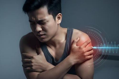 5 năm chịu đau vai, nam bệnh nhân bất ngờ phát hiện u xương
