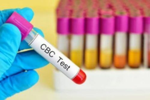 Những chỉ số máu quan trọng giúp quản lý HIV hiệu quả