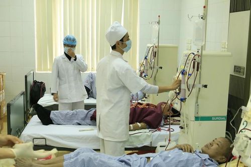 Nâng phụ cấp cho nhân viên y tế: Đảm bảo đãi ngộ tương xứng