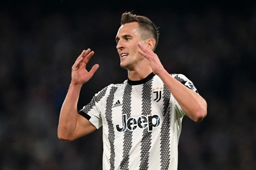 Juventus run rẩy trước án phạt mới từ UEFA