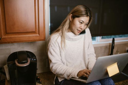 Cú sốc đầu đời của người trẻ TP.HCM mới đi làm