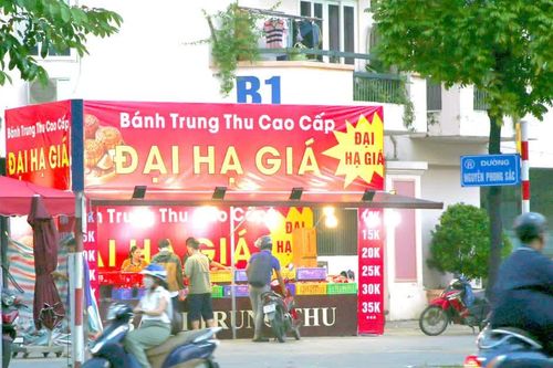 Bánh Trung thu cận date, xả hàng: coi chừng rước bệnh vào thân