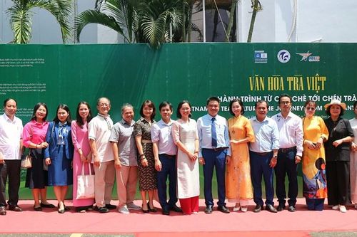 Tôn vinh văn hóa Trà Việt – Hành trình từ cây chè tới chén trà
