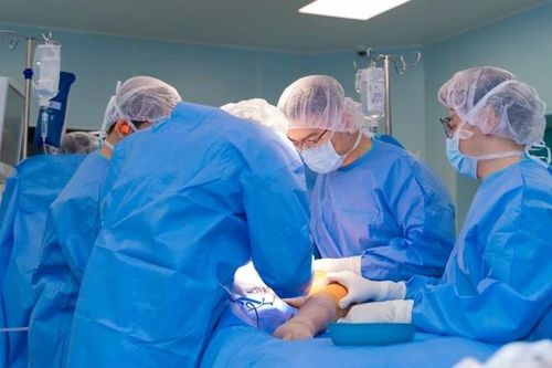 Thay thành công khớp háng bằng công nghệ in 3D cho bệnh nhi 12 tuổi