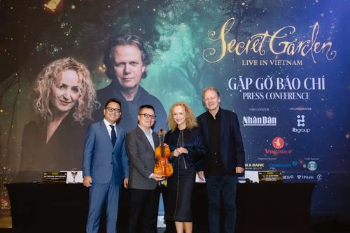 Secret Garden xúc động trước tình cảm của khán giả Việt Nam