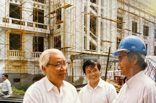 GS Hoàng Đạo Kính, người giữ hồn Hà Nội theo cách riêng