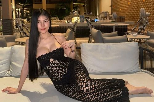 Danh tính hot girl Thái Lan diện thiết kế váy 'lưới đánh cá' gây tranh cãi