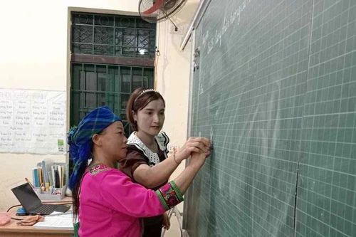 Cô giáo vùng cao 'gieo' những con chữ đầu đời cho hàng trăm người dân tộc Mông