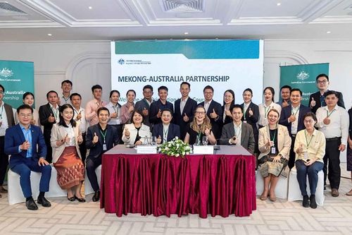 Bồi dưỡng kỹ năng biên-phiên dịch đối ngoại cho cán bộ các bộ, ngành của Lào