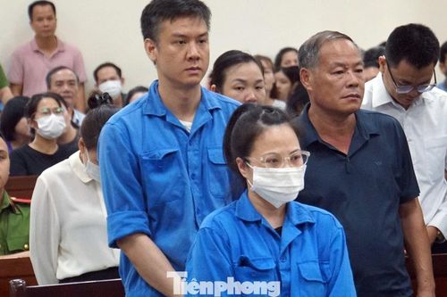 14 cựu cán bộ Hải quan Hải Phòng lĩnh án vì 'tiếp tay' cho buôn lậu
