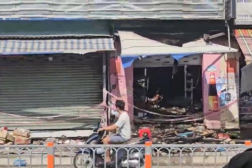 Cháy tiệm tạp hóa ở TPHCM