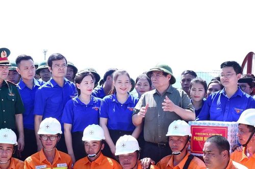 Dấu ấn 'áo xanh' trên công trường đường dây 500kV Lào Cai - Vĩnh Yên