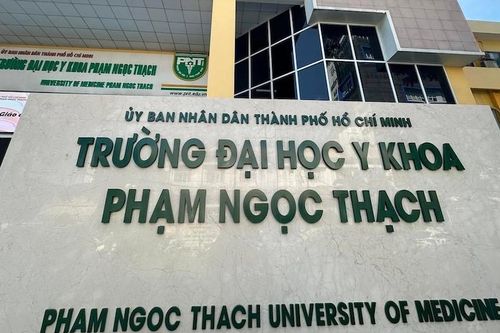 Thạc sĩ bị yêu cầu khám thính lực vì hỏi nhiều lần trong cuộc họp