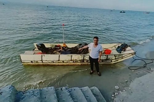 Dùng bè xốp gắn máy chở người Trung Quốc nhập cảnh trái phép vào Việt Nam