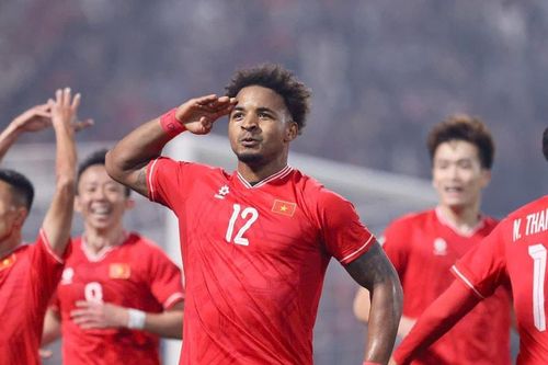 Ông Kim Sang Sik khát khao cầu thủ nhập tịch; Man City có thể bị trừ điểm hoặc phạt tiền