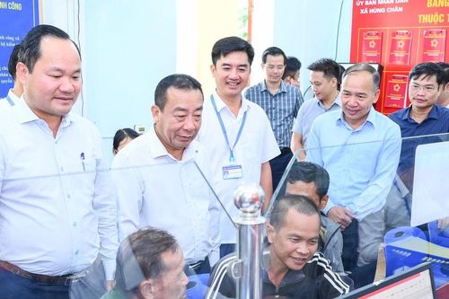 Phó Chủ tịch UBND tỉnh Nguyễn Văn Đệ yêu cầu các địa phương tiếp tục kiện toàn tổ chức bộ máy, khắc phục tình trạng kiêm nhiệm trái ngành