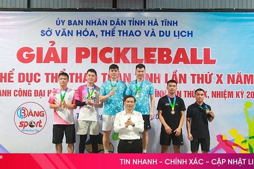 Trao 6 bộ huy chương Giải Pickleball Đại hội TDTT toàn tỉnh