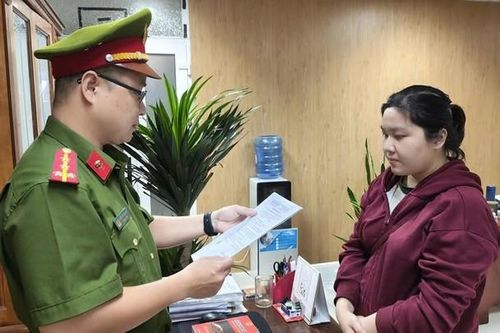Khởi tố cựu nhân viên ngân hàng chiếm đoạt tiền của nhiều người
