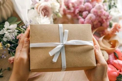 Quà 20/10 thiết thực: Đâu là lựa chọn xu hướng dịp lễ 2025?