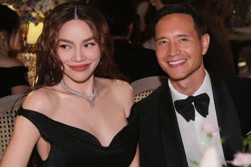 Hồ Ngọc Hà diện váy gợi cảm khoe vẻ đẹp căng tràn, lộ một 'điểm vàng' cực đắt giá
