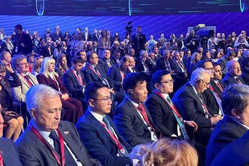 Thứ trưởng Trương Thanh Hoài tham dự Diễn đàn Tuần lễ Năng lượng Nga lần thứ 8