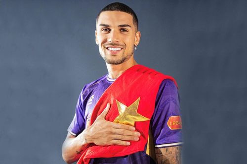 Hendrio nhập tịch Việt Nam, chưa thể khoác áo đội tuyển trong năm 2025; Man City nguy cơ bị phạt nặng