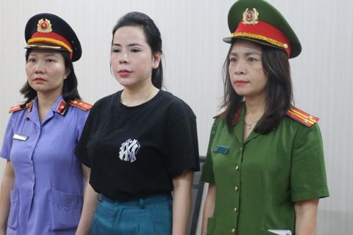 Bắt nhóm đối tượng giả bác sĩ lừa đảo hàng ngàn người dân Nghệ An