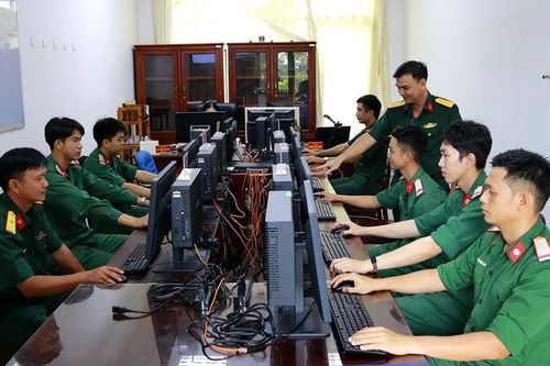 Tự học để trở thành 'quân nhân số'