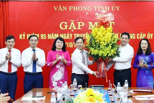 Gặp mặt nhân kỷ niệm 95 năm ngày truyền thống Văn phòng cấp ủy