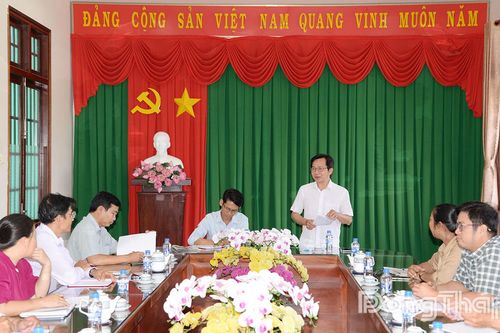 Báo và phát thanh, truyền hình Đồng Tháp làm việc với xã Tân Thới và Tân Phú Đông