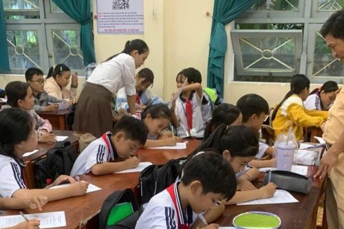 Gia Lai: Tuyên truyền pháp luật về an toàn giao thông cho học sinh