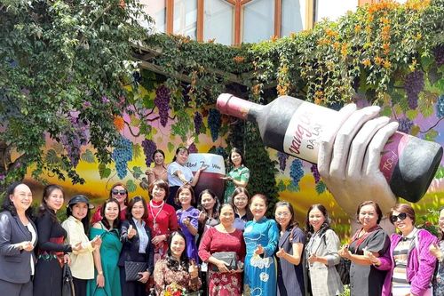 Lâm Đồng có 4 'Nữ doanh nhân Việt Nam tiêu biểu - Bông Hồng Vàng' được vinh danh