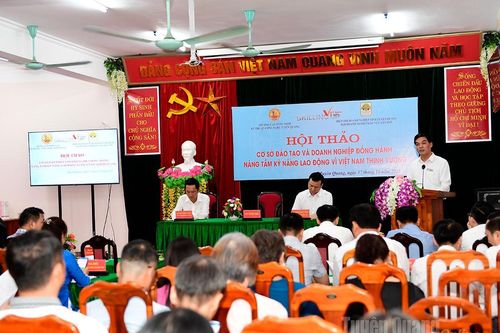 Tăng cường gắn kết nhà trường - doanh nghiệp trong đào tạo nhân lực chất lượng cao