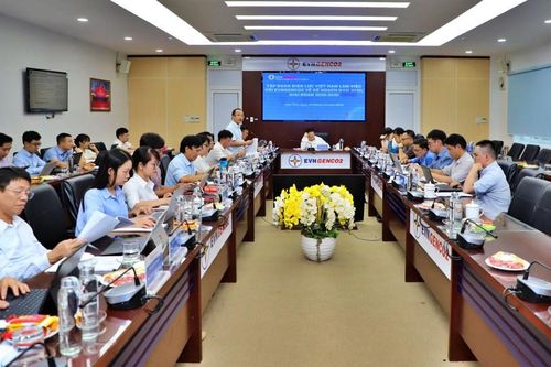 EVN làm việc với Tổng Công ty Phát điện 2 về hoạt động sản xuất kinh doanh