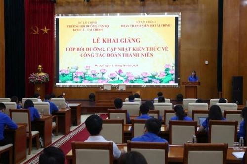 Khai giảng Lớp bồi dưỡng, cập nhật kiến thức về công tác đoàn thanh niên