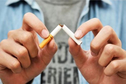 Nghiện thuốc lá 40 năm, người đàn ông phát hiện tiền ung thư đại tràng