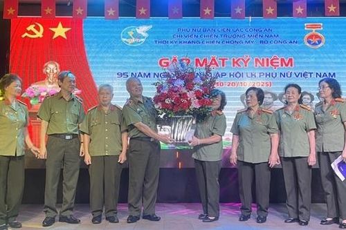 Gặp mặt tri ân các nữ cán bộ Công an chi viện chiến trường miền Nam