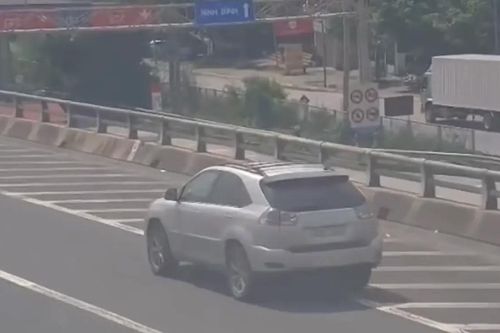 Xử phạt tài xế đi lùi trên cao tốc Cao Bồ - Mai Sơn