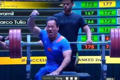 Lê Văn Công xếp hạng 4 tại giải cử tạ thế giới