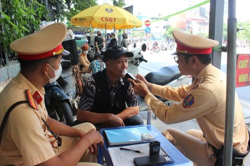 Đồng loạt kiểm tra nồng độ cồn, không để lọt vi phạm
