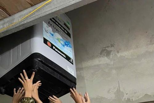 Mưa lớn, Bộ Chỉ huy quân sự TP Đà Nẵng huy động lực lương giúp dân
