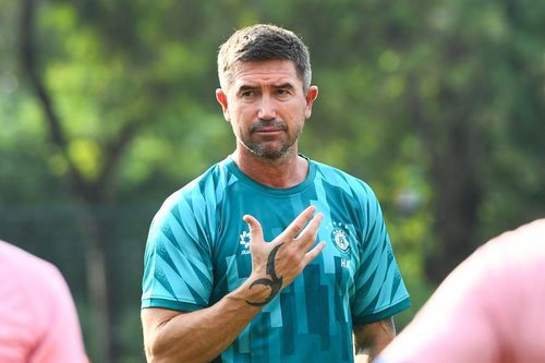 Thử thách đầu tiên của Harry Kewell ở V.League