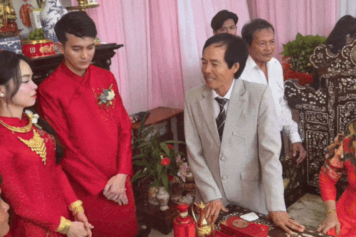Đại gia miền Tây tặng con gái đất bạc tỷ, 20 cây vàng làm của hồi môn