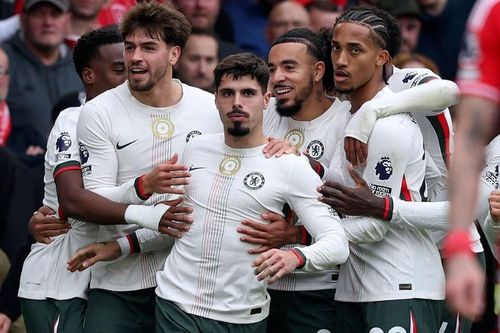 Chelsea nhận thẻ đỏ thứ 4 chỉ sau 6 trận